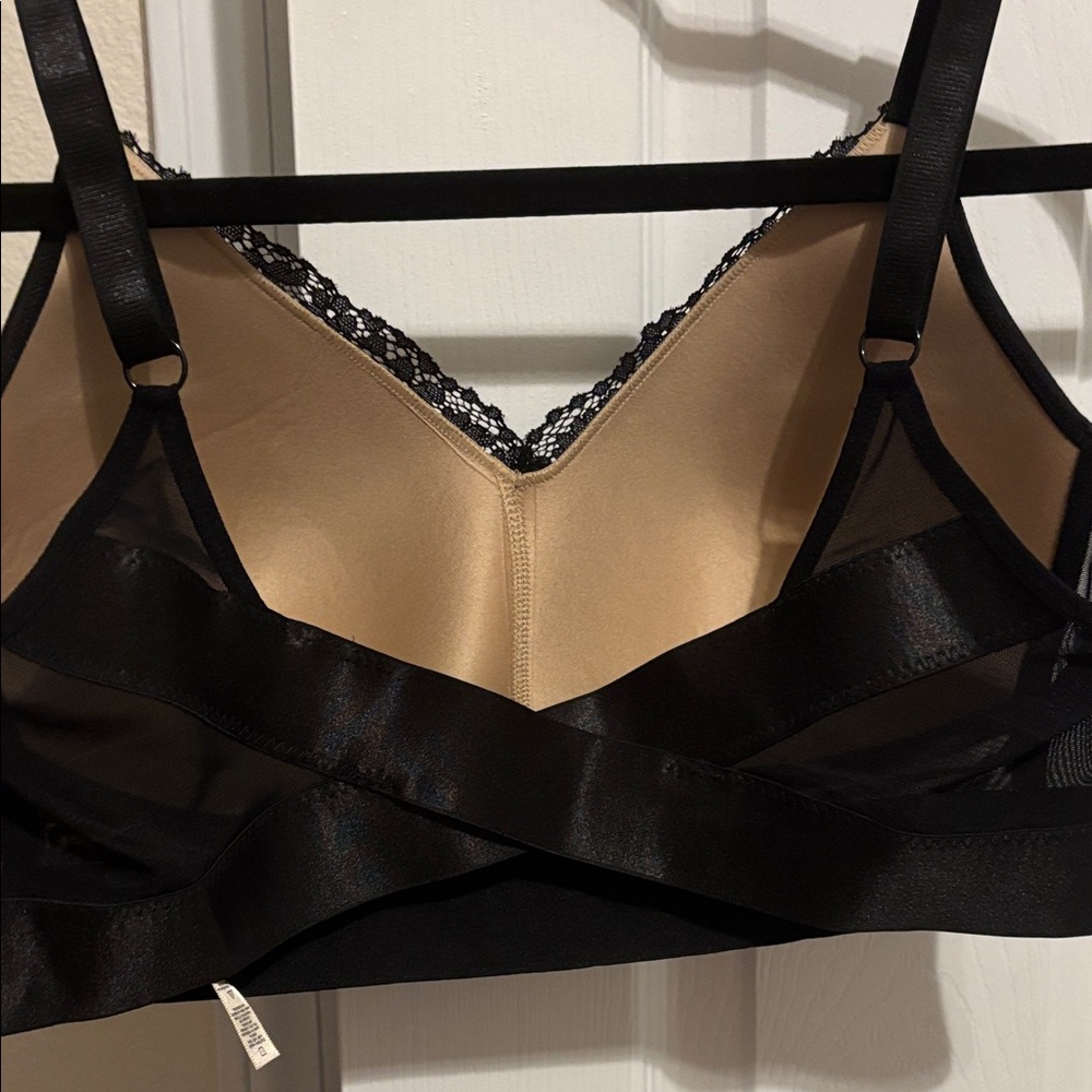 Rhonda Shear Black Floral Lace Bra - Picture 3 of 4